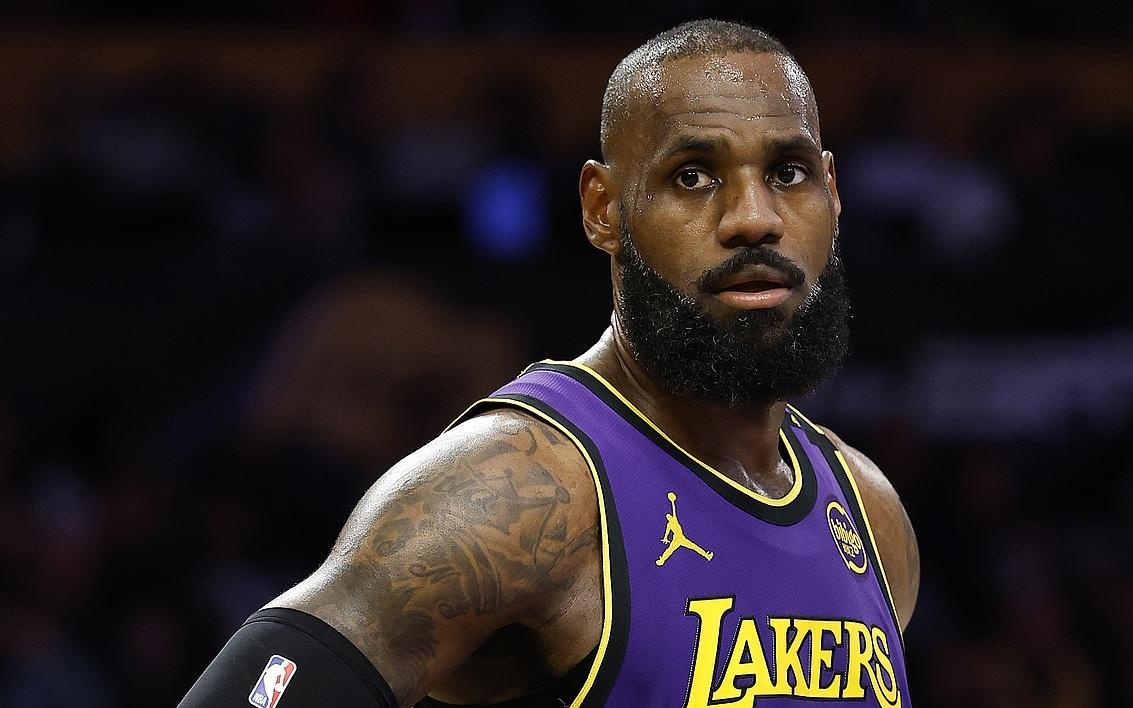 他将会在更 他将会在更